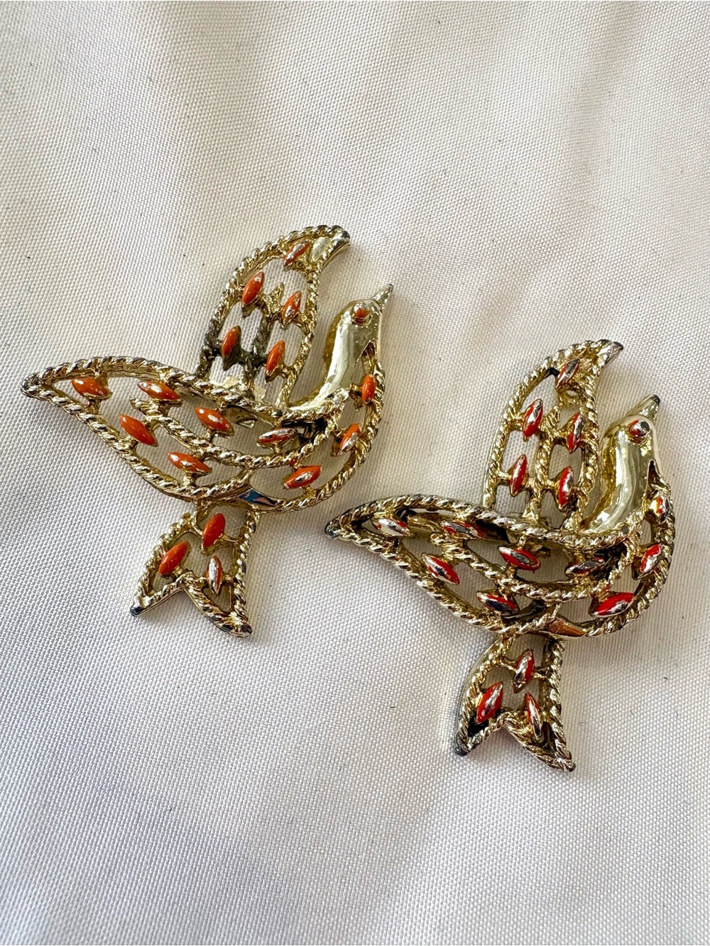 Vintage Gerry’s Dove Brooch Pin Set Signed Gold Tone Coral Enamel Pair, set of 2
